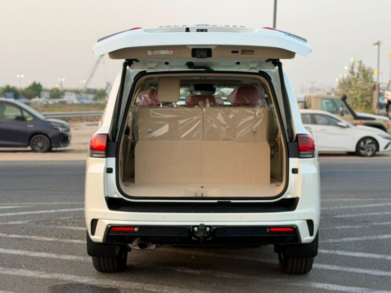 2026 Toyota Land Cruiser VXR 4.0 Litres 6 Cylinders Petrol Engine White Beige SUV GCC Specs
