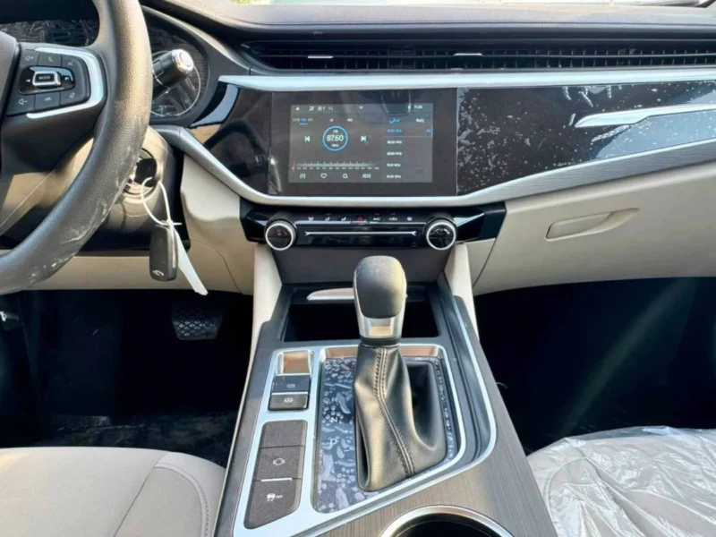 2027 Chery Arrizo 5 STD 1.5 Litres 4 Cylinders Petrol Engine Silver Beige Sedan GCC Specs Automatic