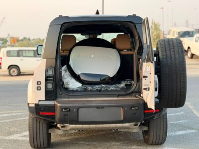 2026 Land Rover Defender 110 X-DYNAMIC HSE P400 3.0L 6 Cylinders petrol Engine White Tan