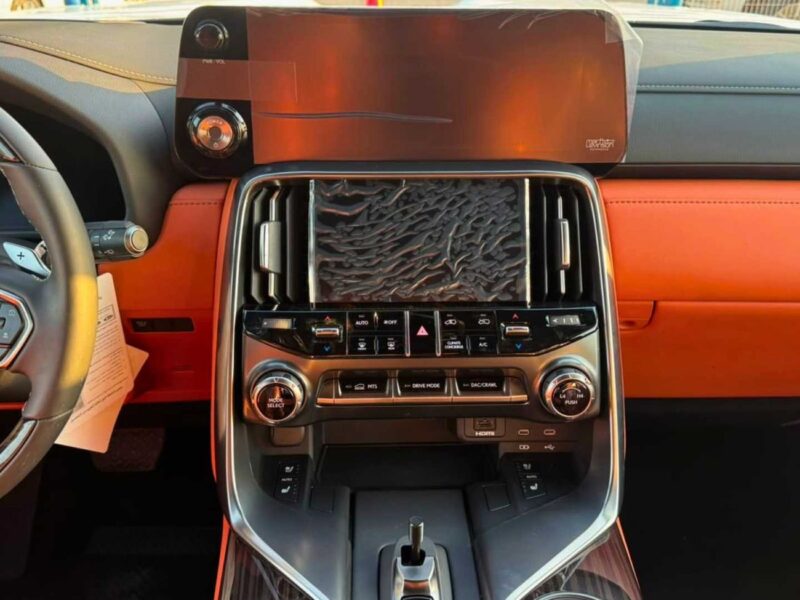 2026 Lexus LX700h VIP 3.5 Litres 6 Cylinders Hybrid Engine White Orange SUV GCC Specs Automatic