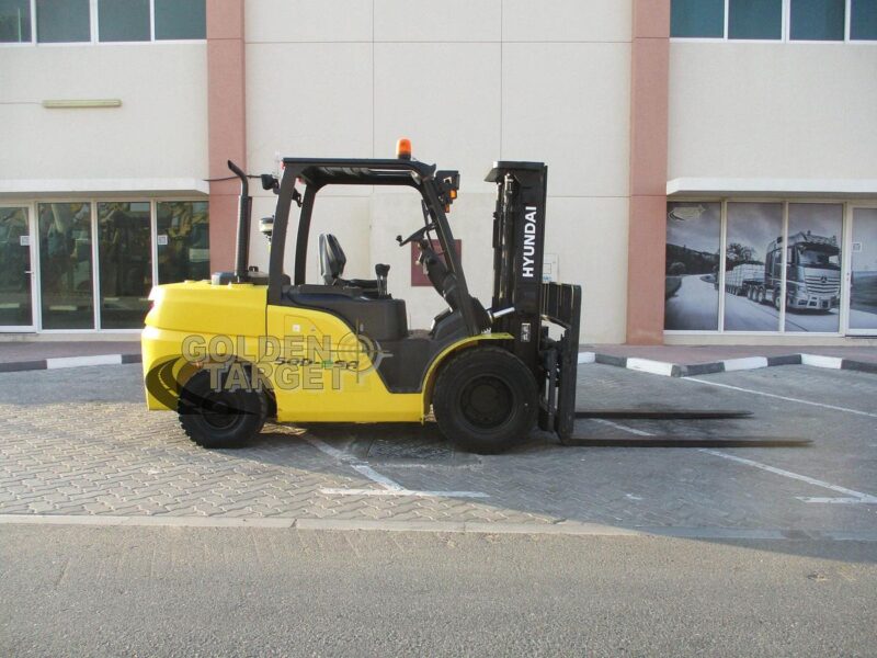 2014 Hyundai 50D-9SA Diesel Forklift 4 Cylinder; Hyundai Diesel Engine Yellow