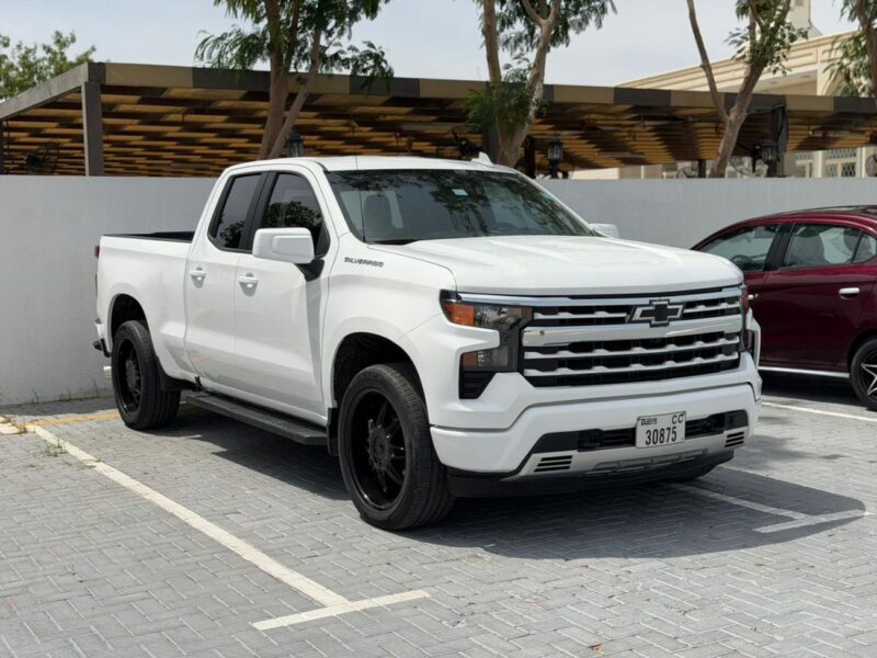 2024 Chevrolet Silverado ADVENTURE 2.7L TurboMax Turbocharged Inline-4 Engine White Black Pickup