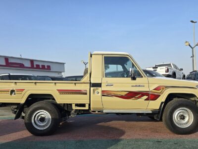 2012 Toyota Land Cruiser PickUp S.C LX 4.0L 6 Cylinders Petrol Engine M/T Beige GCC Specs