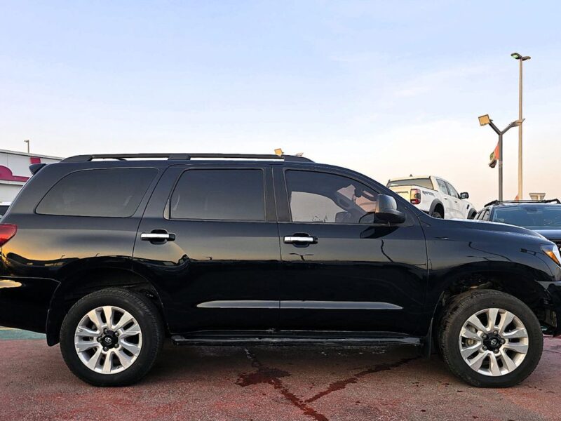 2020 Toyota Sequoia SR5 5.7 Litres 8 Cylinders Petrol Engine Black Grey SUV American Specs