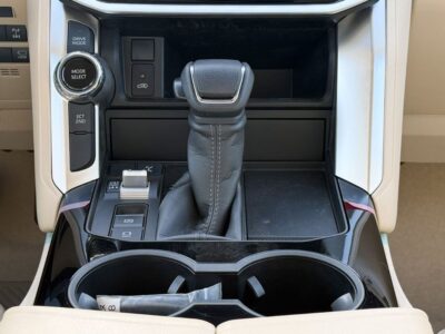 2026 Toyota Land Cruiser GXR 4.0 Litres 6 Cylinders Petrol Engine White Beige SUV GCC Specs