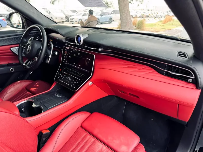 2023 Maserati Grecale Modena 2.0 Litres 4 Cylinders Petrol Engine Black Red SUV Japanese Specs