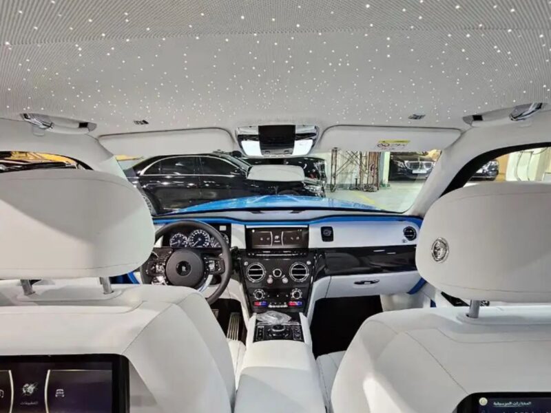 2024 Rolls Royce Cullinan Black Badge 6.75-liter Twin-Turbocharged V12 Engine Blue White SUV