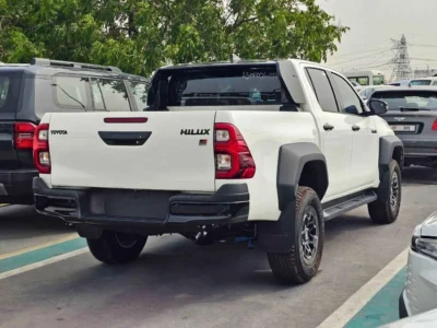 2026 Toyota Hilux GR SPORT 2.8L 4 Cylinders DIESEL Engine White Black Pickup Truck GCC Specs