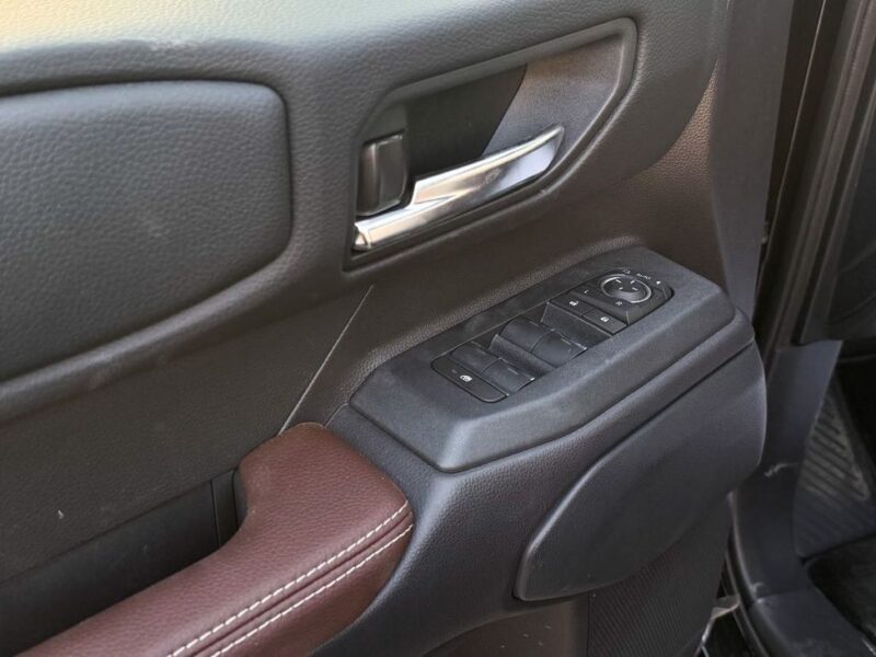 2025 Toyota Prado VXR 2.4 Litres 4 Cylinders Petrol Engine Black Brown SUV GCC Specs