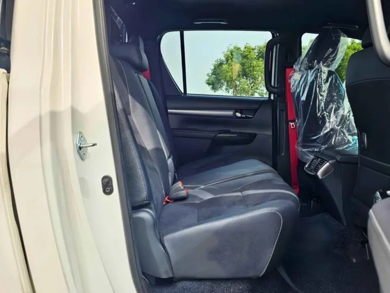2026 Toyota Hilux GR SPORT 2.8L 4 Cylinders DIESEL Engine White Black Pickup Truck GCC Specs