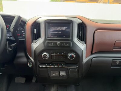 2024 Chevrolet Silverado ADVENTURE 2.7L TurboMax Turbocharged Inline-4 Engine White Black Pickup