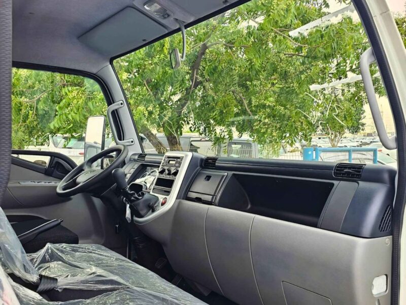 2026 Mitsubishi Fuso Canter CARGO 4.2L 6 Cylinders DIESEL Engine White Black Truck GCC Specs