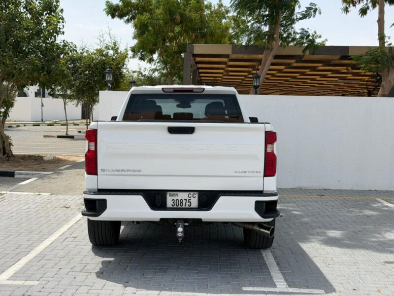 2024 Chevrolet Silverado ADVENTURE 2.7L TurboMax Turbocharged Inline-4 Engine White Black Pickup