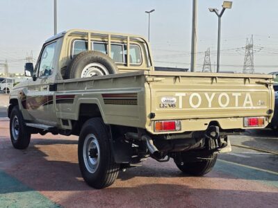 2012 Toyota Land Cruiser PickUp S.C LX 4.0L 6 Cylinders Petrol Engine M/T Beige GCC Specs