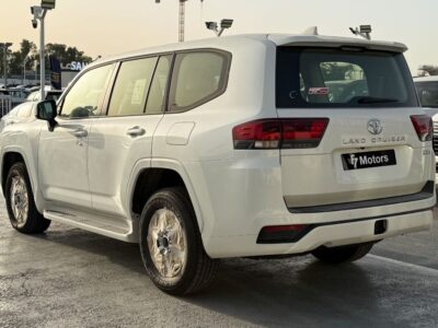 2026 Toyota Land Cruiser GXR 4.0 Litres 6 Cylinders Petrol Engine White Beige SUV GCC Specs