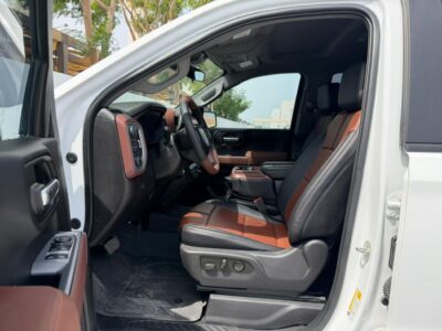 2024 Chevrolet Silverado ADVENTURE 2.7L TurboMax Turbocharged Inline-4 Engine White Black Pickup