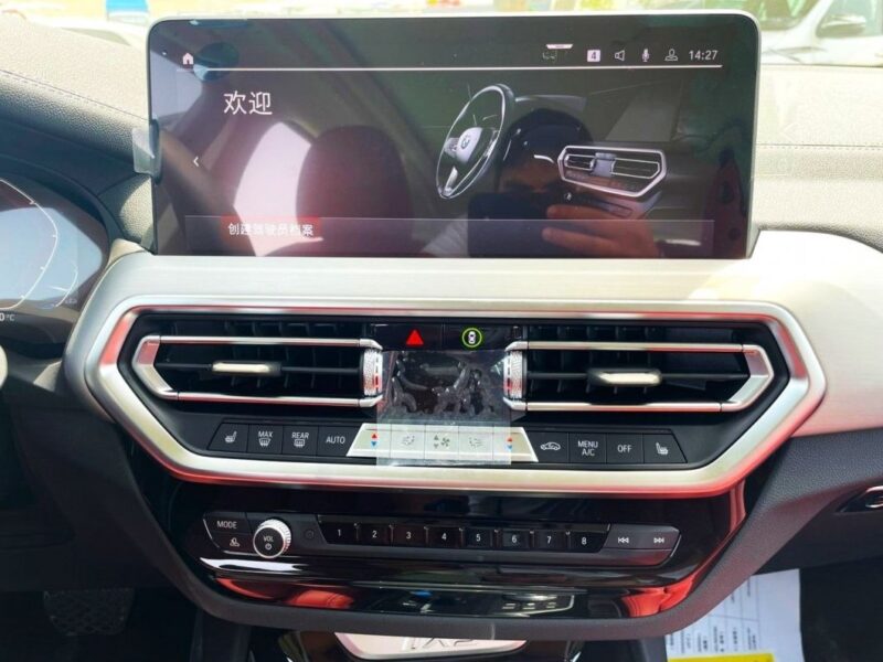 2023 BMW X3 2.0L Turbocharged inline-4 Cylinders Petrol Engine Black Red SUV GCC Specs
