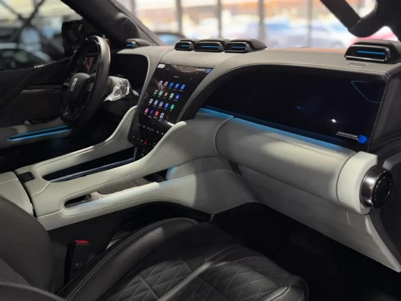 2025 YangWang U8 Off-Road Player Edition 4 Cylinders Plug-In Hybrid Engine Black Grey SUV