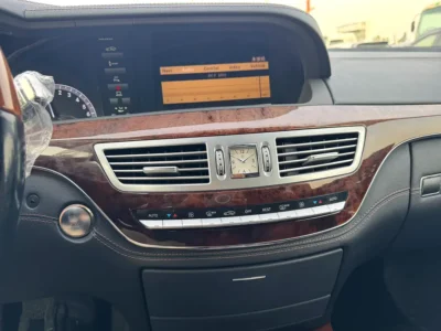 2011 Mercedes-Benz S-Class S 550 8 Cylinders Petrol Engine White Black Sedan Japanese Specs
