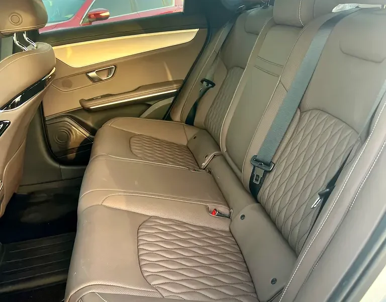 2025 BYD HAN Flagship Edition 4 Cylinders Plug-in Hybrid Engine Silver Brown Sedan GCC Specs
