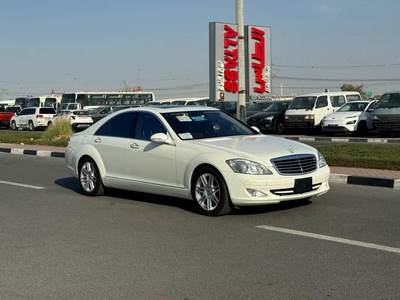 2008 Mercedes-Benz S-Class S 550 AMG 8 Cylinders Petrol Engine White Black Sedan Clean Title