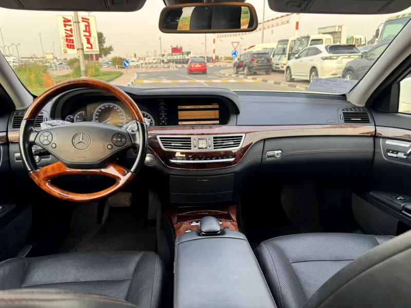 2011 Mercedes-Benz S-Class S 550 8 Cylinders Petrol Engine White Black Sedan Japanese Specs