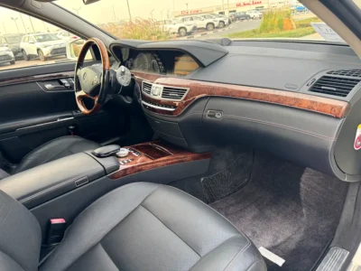 2011 Mercedes-Benz S-Class S 550 8 Cylinders Petrol Engine White Black Sedan Japanese Specs