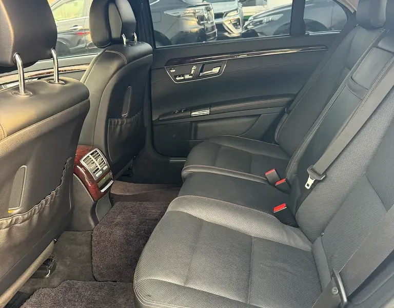 2011 Mercedes-Benz S-Class S 550 8 Cylinders Petrol Engine White Black Sedan Japanese Specs