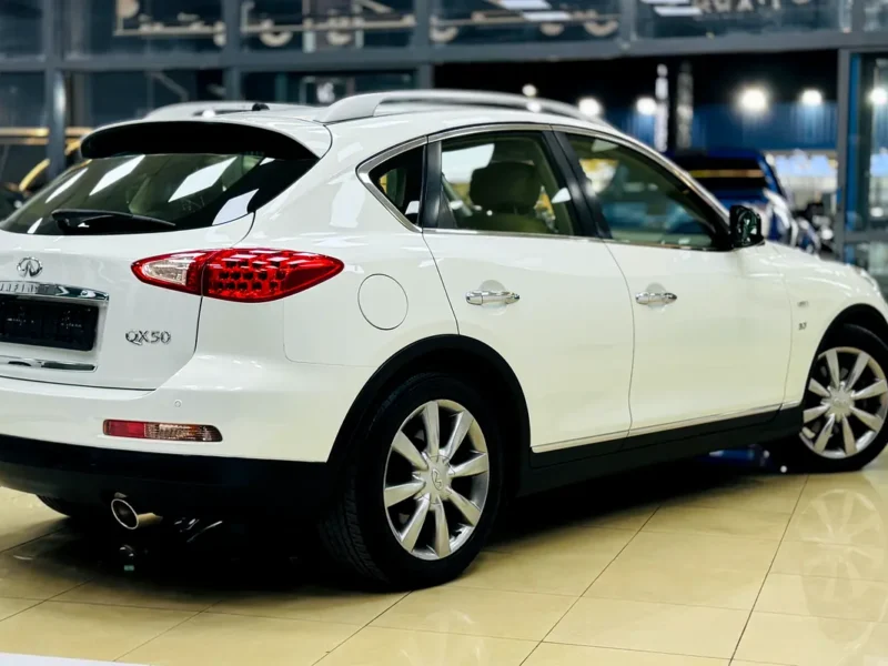 2015 Infiniti QX50 Luxury 6 Cylinders Petrol Engine White Beige SUV GCC Specs Excellent Condition