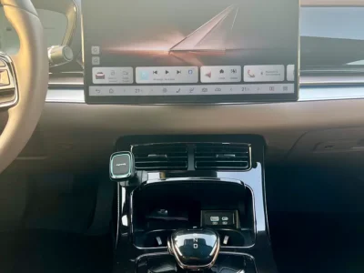 2025 BYD HAN Flagship Edition 4 Cylinders Plug-in Hybrid Engine Silver Brown Sedan GCC Specs