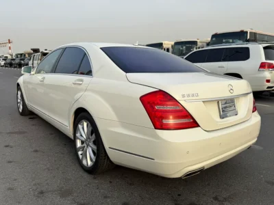 2011 Mercedes-Benz S-Class S 550 8 Cylinders Petrol Engine White Black Sedan Japanese Specs