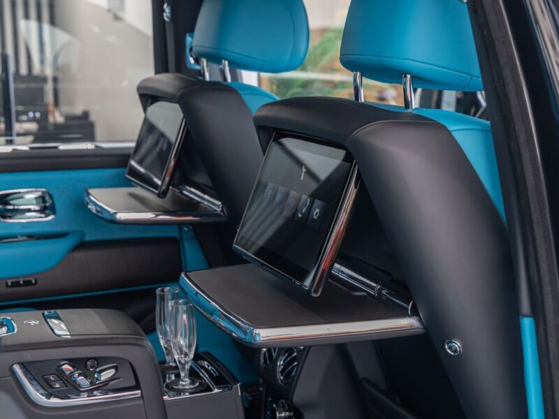 2025 Rolls Royce Cullinan Silver Badge 6.8L12 Cylinders Petrol Engine Black Blue SUV European Specs