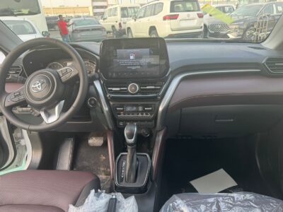 2026 Toyota Urban Cruiser 1.5 Litres 4-Cylinders Petrol Engine White Brown SUV GCC Specs Automatic