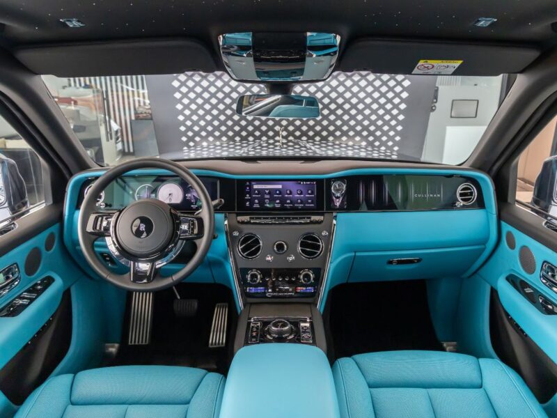 2025 Rolls Royce Cullinan Silver Badge 6.8L12 Cylinders Petrol Engine Black Blue SUV European Specs