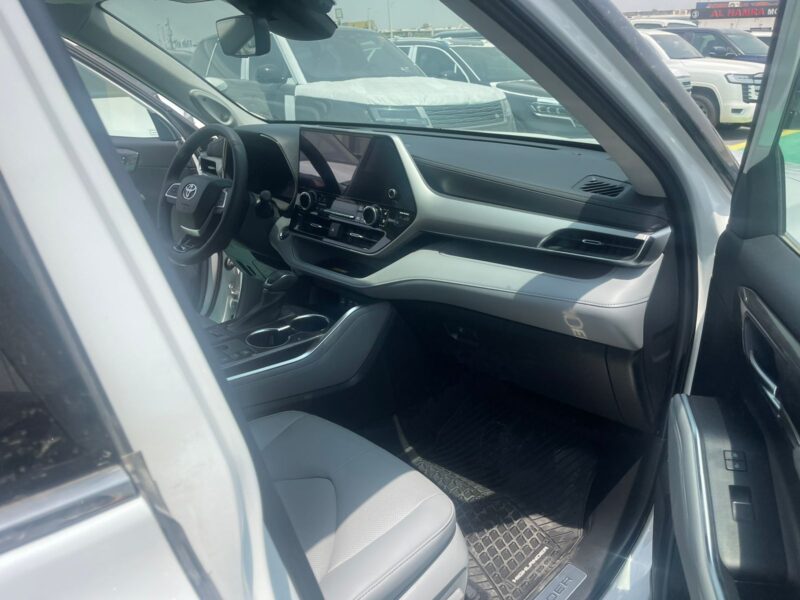 2026 Toyota Highlander 2.5 Litres 4 Cylinder Hybrid Engine White Beige SUV GCC Specs Automatic