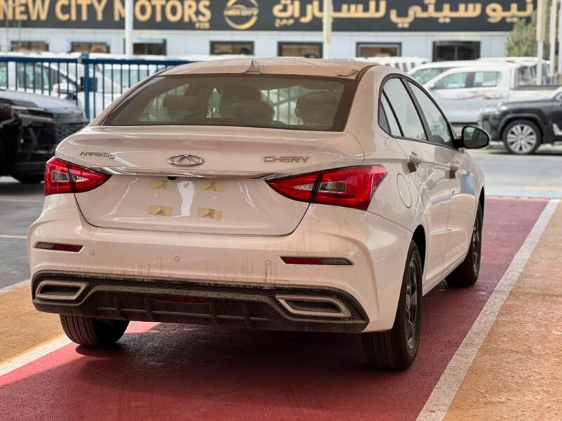 2027 Chery Arrizo 5 1.5-liter 4-Cylinder Petrol Engine White Beige Sedan GCC Specs Automatic
