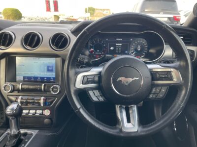 2021 Ford Mustang HIGH PERFOMANCE 2.3-liter turbocharged 4-cylinder Engine White Black Coupe