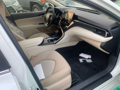 2024 Toyota Camry 2.5 Litres Inline-4 Cylinder Petrol Engine White Beige Sedan GCC Specs Automatic