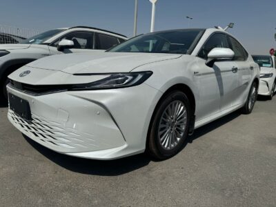 2024 Toyota Camry 2.5 Litres Inline-4 Cylinder Petrol Engine White Beige Sedan GCC Specs Automatic