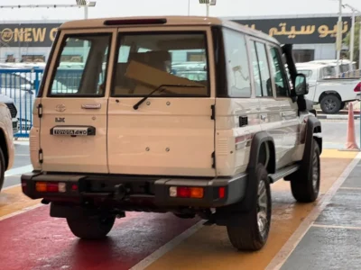 2026 Toyota Land Cruiser 70 LC76 LX 2.8 Litres 4 Cylinders Diesel Engine White Brown SUV GCC Specs