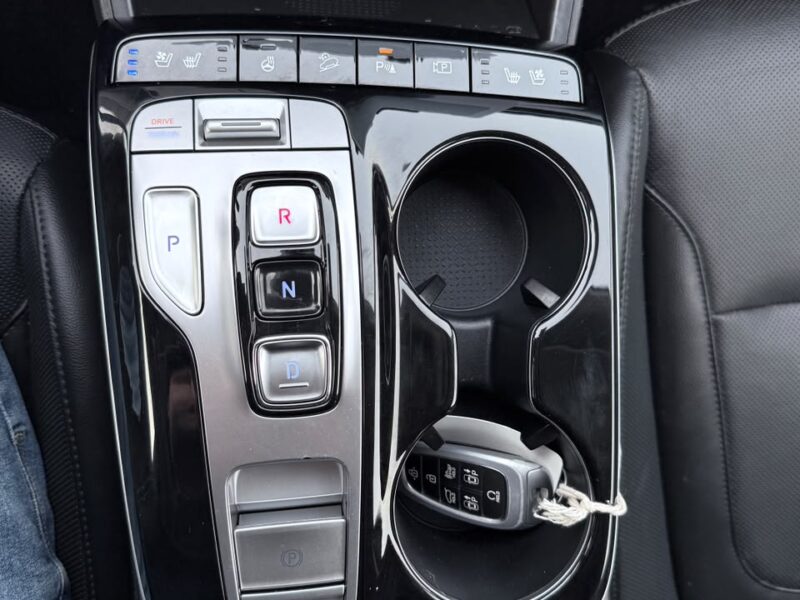 2023 HYUNDAI TUCSON ULTIMATE HYBRID 1.6 Liters V4 Turbo Petrol Engine Grey Black SUV US Specs