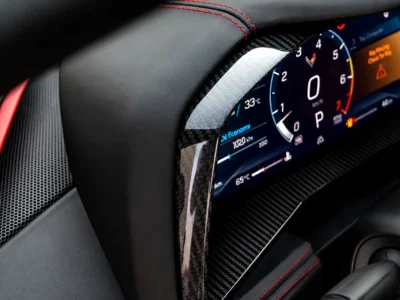 2022 Chevrolet Corvette Stingray 3LT 8 Cylinders Petrol Engine Yellow Red Sports Car GCC Specs