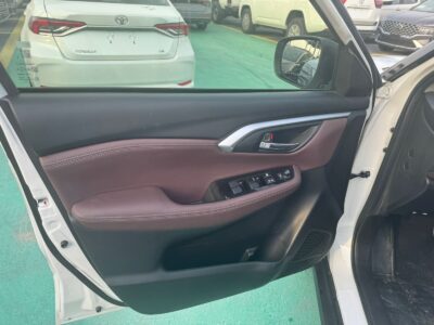 2026 Toyota Urban Cruiser 1.5 Litres 4-Cylinders Petrol Engine White Brown SUV GCC Specs Automatic