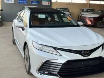 2024 Toyota Camry 2.5 Litres Inline-4 Cylinder Petrol Engine White Tan Sedan GCC Specs Automatic