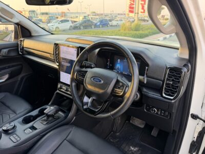 2024 Ford Everest Trend 2.0-liter 4-cylinder Bi-Turbo Diesel Engine White Black SUV GCC Specs