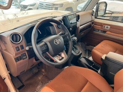 2026 Toyota Land Cruiser 70 LC76 LX 2.8 Litres 4 Cylinders Diesel Engine White Brown SUV GCC Specs
