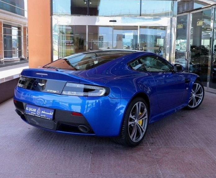 2015 Aston Martin Vantage 6.0 Litres 12 Cylinders Petrol Engine Blue White Coupe GCC Specs