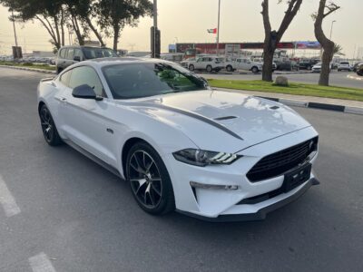 2021 Ford Mustang HIGH PERFOMANCE 2.3-liter turbocharged 4-cylinder Engine White Black Coupe
