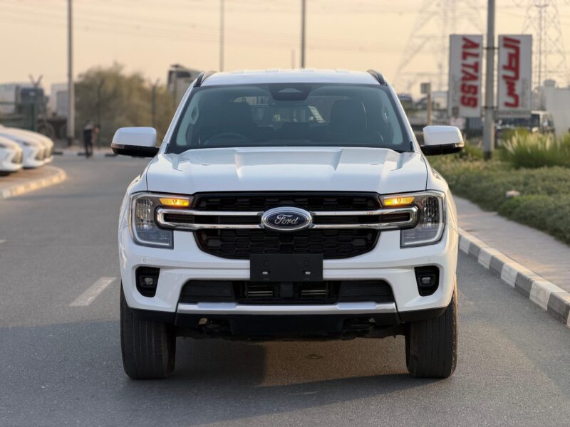 2024 Ford Everest Trend 2.0-liter 4-cylinder Bi-Turbo Diesel Engine White Black SUV GCC Specs