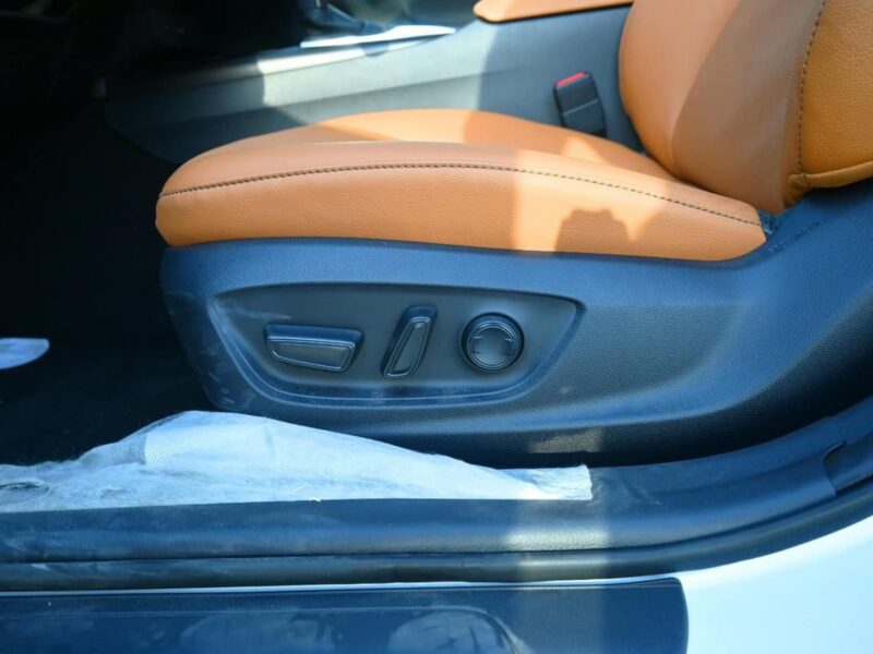 2024 Toyota Camry 2.5 Litres Inline-4 Cylinder Petrol Engine White Tan Sedan GCC Specs Automatic